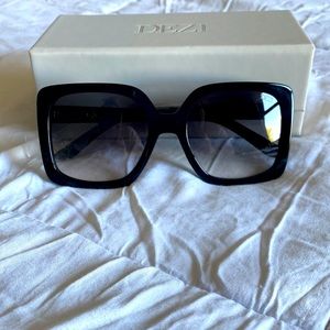 NEW 🤩🤩 Dezi sunglasses Harper - black/ dark smoke radiant